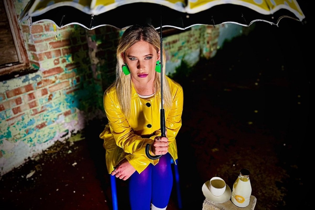 Kayleigh Walker aposta em criatividade e imaginação no single “Saturdays Coffee With Kiki The Cat”