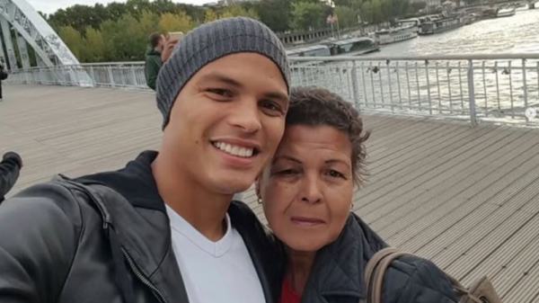 thiago silva mae 1jxzg9a15bzg7