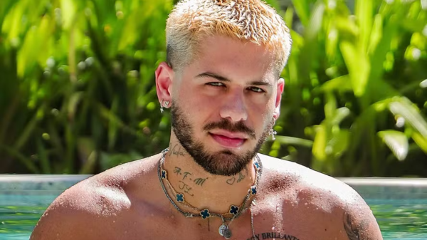 Zé Felipe muda o visual e surge com cabelo arroxeado após fase platinada; veja como ficou 1 zé felipe platinado