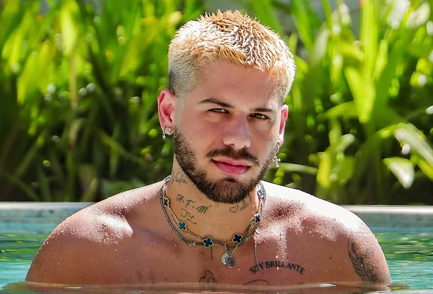 Zé Felipe muda o visual e surge com cabelo arroxeado após fase platinada; veja como ficou 46 zé felipe platinado