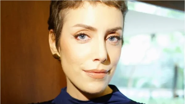 Fabiana Justus celebra nas redes sociais ciclo final de quimioterapia