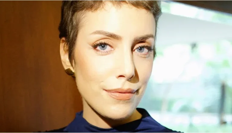 Fabiana Justus celebra nas redes sociais ciclo final de quimioterapia