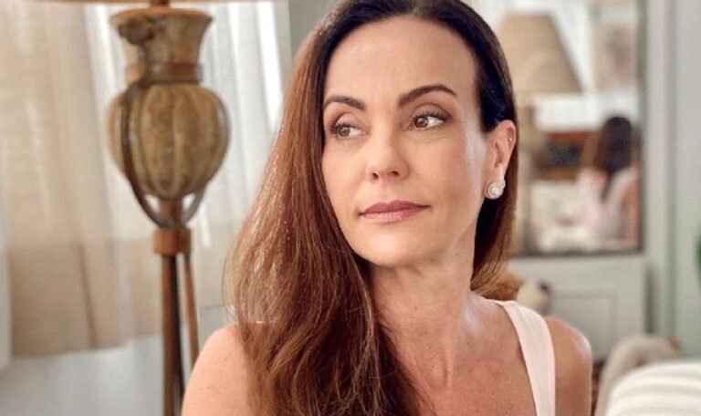 Flávia Monteiro revela ansiedade desenvolvida após diagnóstico de câncer 47 atriz flavia monteiro internada