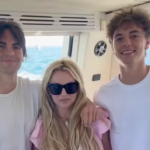 Britney Spears teria se internado em clínica de reabilitação após ameaça dos filhos, diz jornal 49 filhos britney