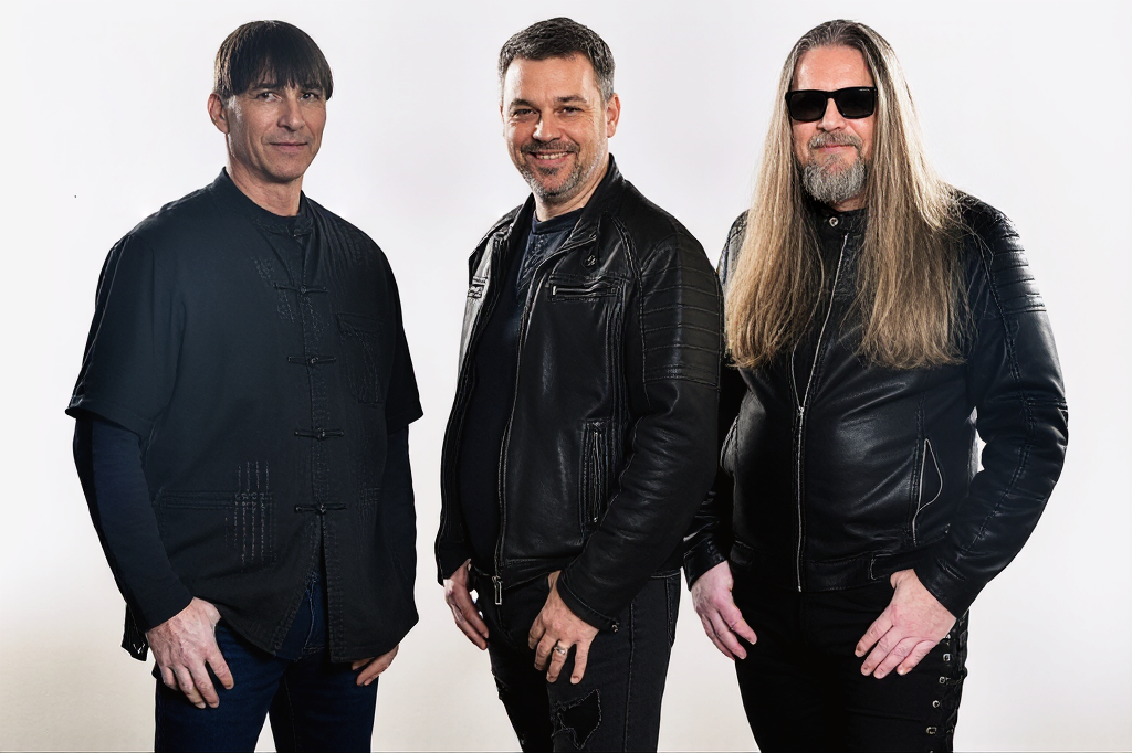 prod track files 1645896 extra pictures Extra Band