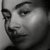 Charlie XCX lança Rock Music