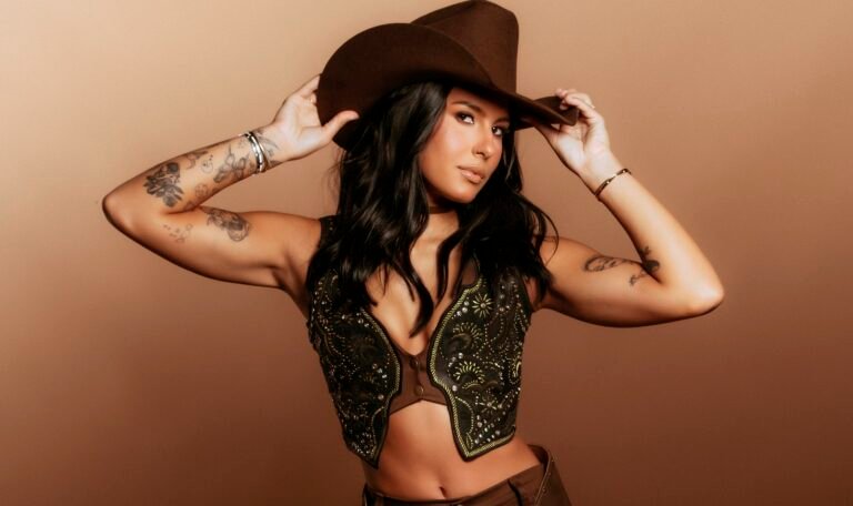 Ana Castela lança “FIRE ARENA” e apresenta fase mais madura da carreira 48 Créditos Rodolfo Magalhães (12)