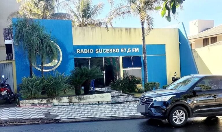Polícia identifica suspeitos de invadir e destruir afiliada da Band em Goiás