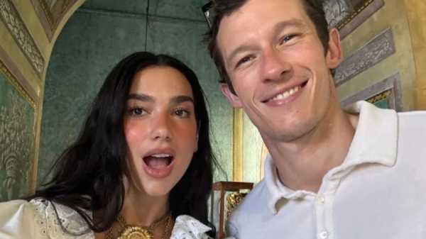 Quem é Callum Turner, ator britânico que oficializou união com Dua Lipa 1 Quem é Callum Turner, que se casou com a cantora Dua Lipa