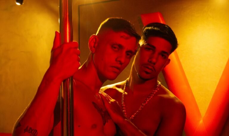 Influenciadores que vivem romance se declaram "héteros" 49 Influenciadores que vivem romance se declaram héteros