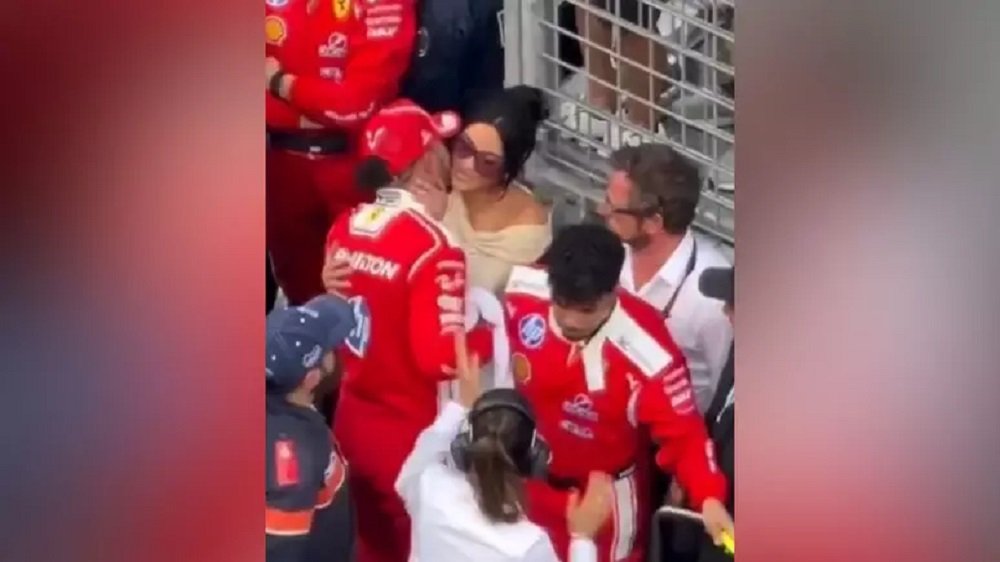 Lewis Hamilton beija kim kardashian