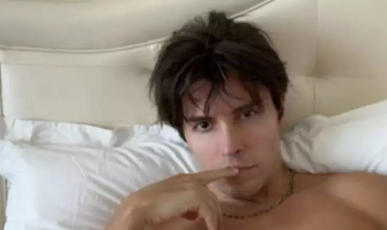 Filho de Edir Macedo choca ao postar fotos seminu: "É pecado?"; veja 49 filho edir macedo