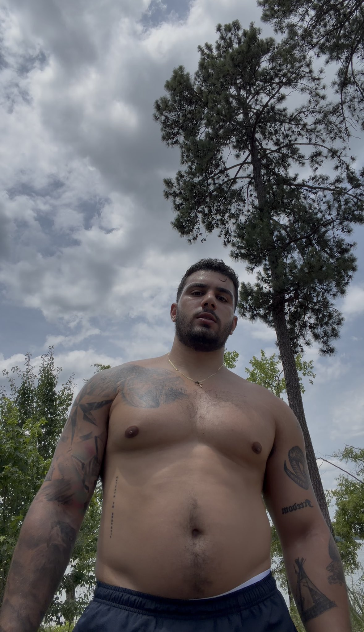Criador de conteúdo viraliza nas redes ao conquistar público com “corpo normal” 47 image