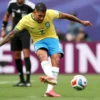 Bruno Guimarães perde penalti