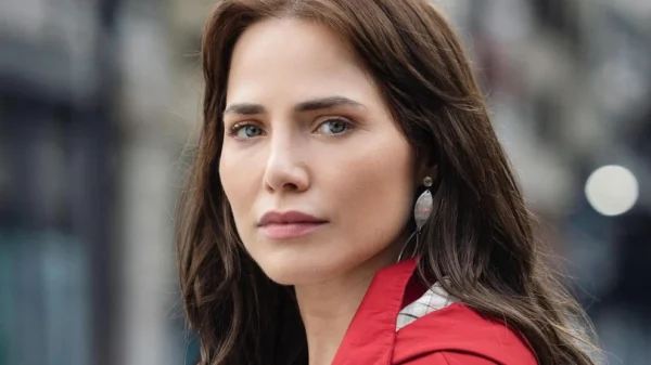 Letícia Colin é internada e preocupa fãs; saiba o que ela tem 1 Letícia Colin internada