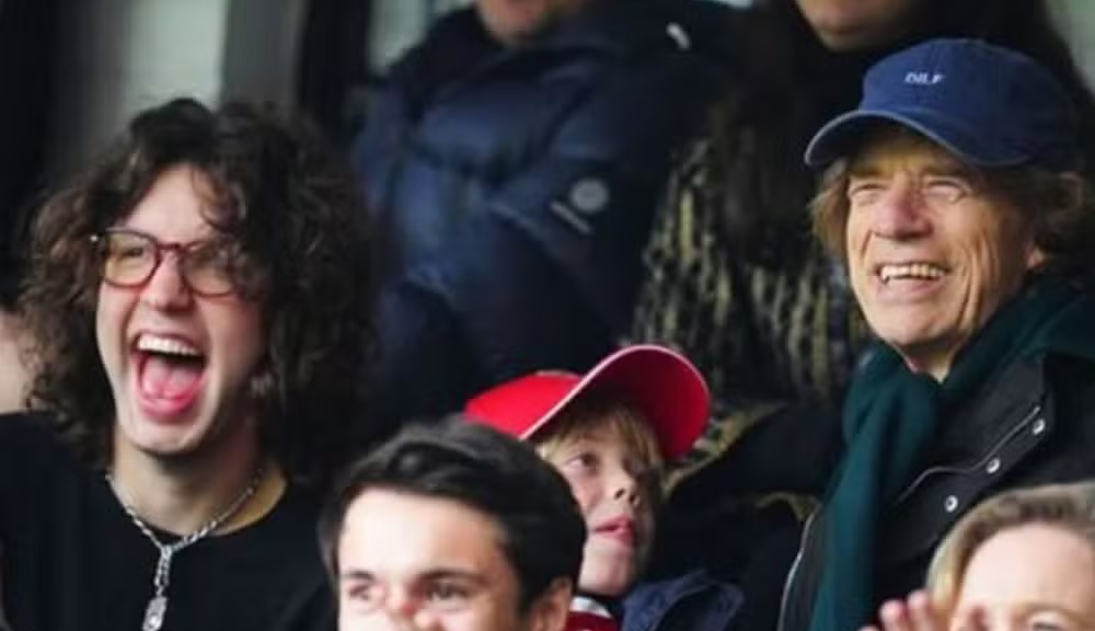 Lucas Jagger celebra time do pai, Mick Jagger,