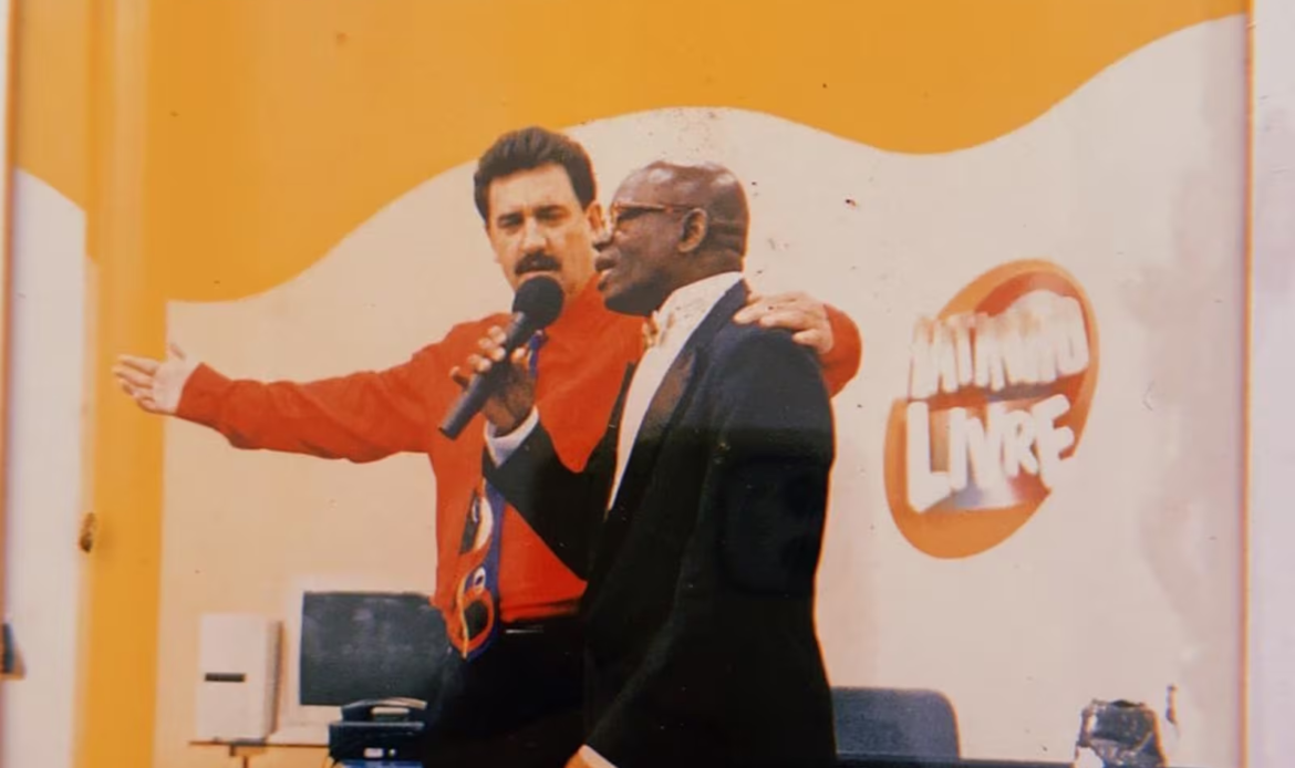 Morre Azulão, ex-assistente de palco de Ratinho, aos 95 anos 48 image