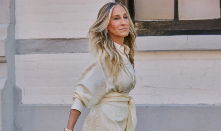 Sarah Jessica Parker é flagrada em Nova York com sacolas de marca brasileira 49 image