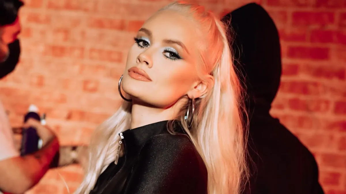 Morre Lauren Bennett, cantora que participou do hit “Party Rock Anthem”, aos 37 anos