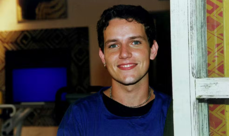 Edward Boggiss: relembre os papéis do ator de 'Sandy e Junior' que morreu aos 49 anos 50 morre Edward Boggiss
