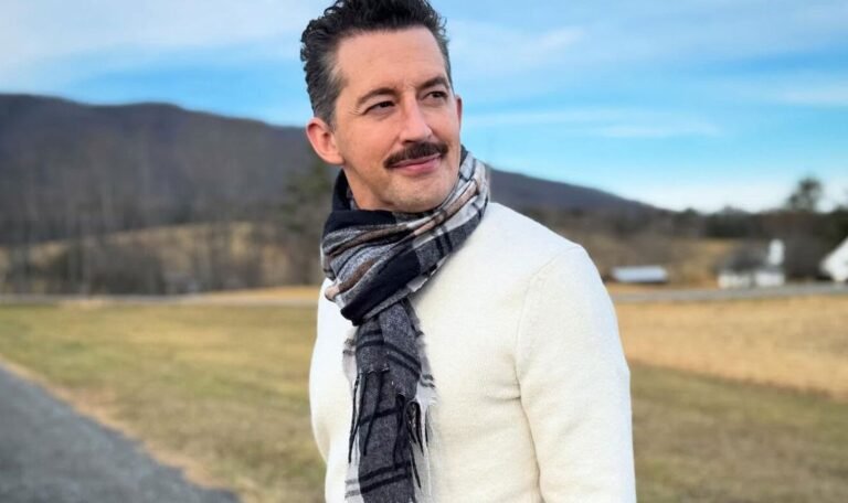 Morre Josh Grisetti, ator de The Marvelous Mrs. Maisel, aos 44 anos 47 morre Josh Grisetti