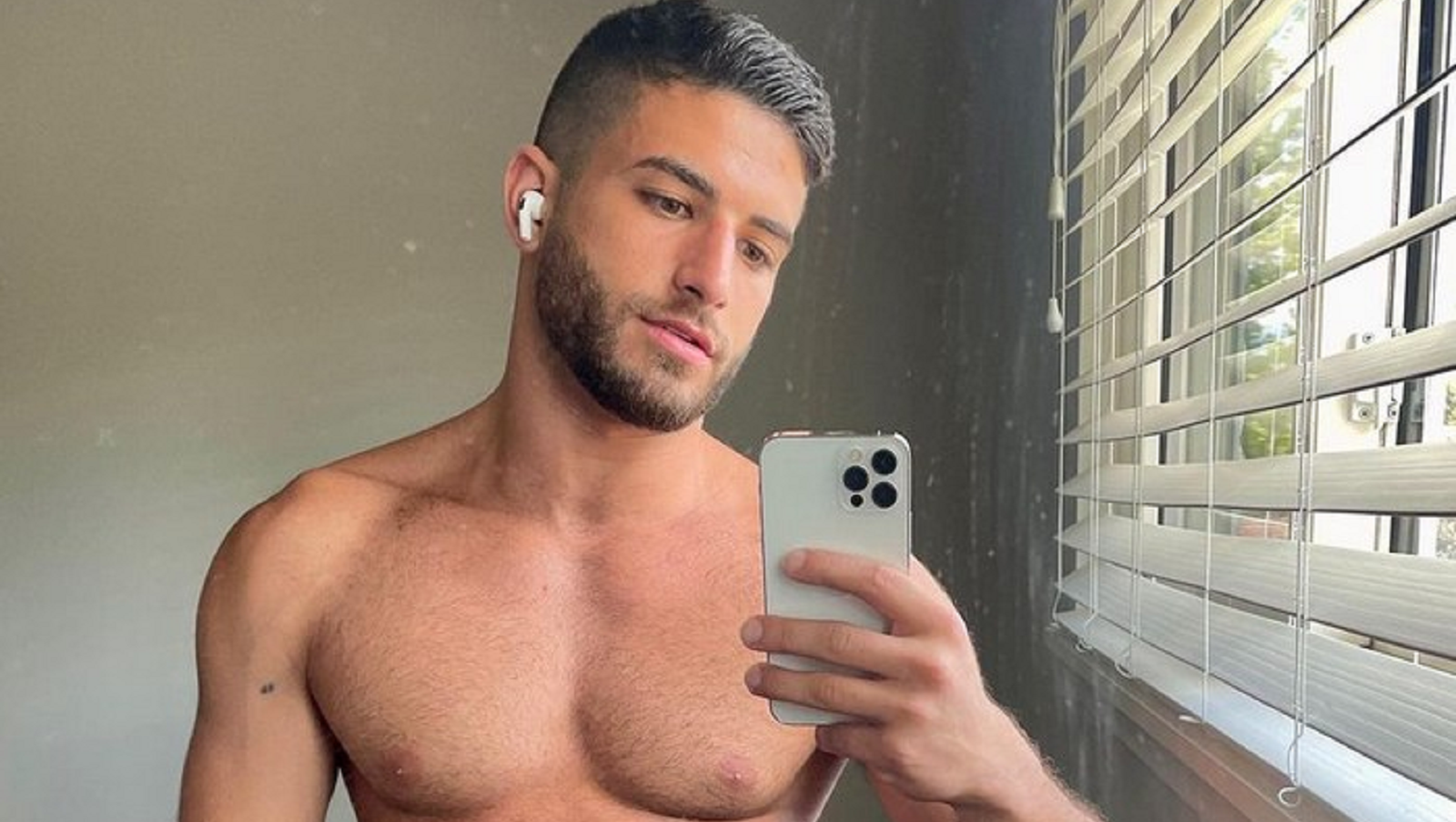 Ator pornô Christian Styles morre aos 29 anos