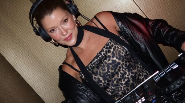 Carol Emmerick fala sobre a conexão entre música, moda e experiências premium: “são formas de comunicação que muitas vezes se completam” 16 IMG 8792