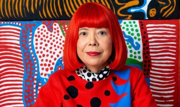 Morre Yayoi Kusama