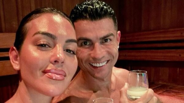 Georgina Rodríguez e Cristiano Ronaldo confirmam casamento após 10 anos juntos 1 cristiano ronaldo georgina rodriguez noivos 4 e1754937839138
