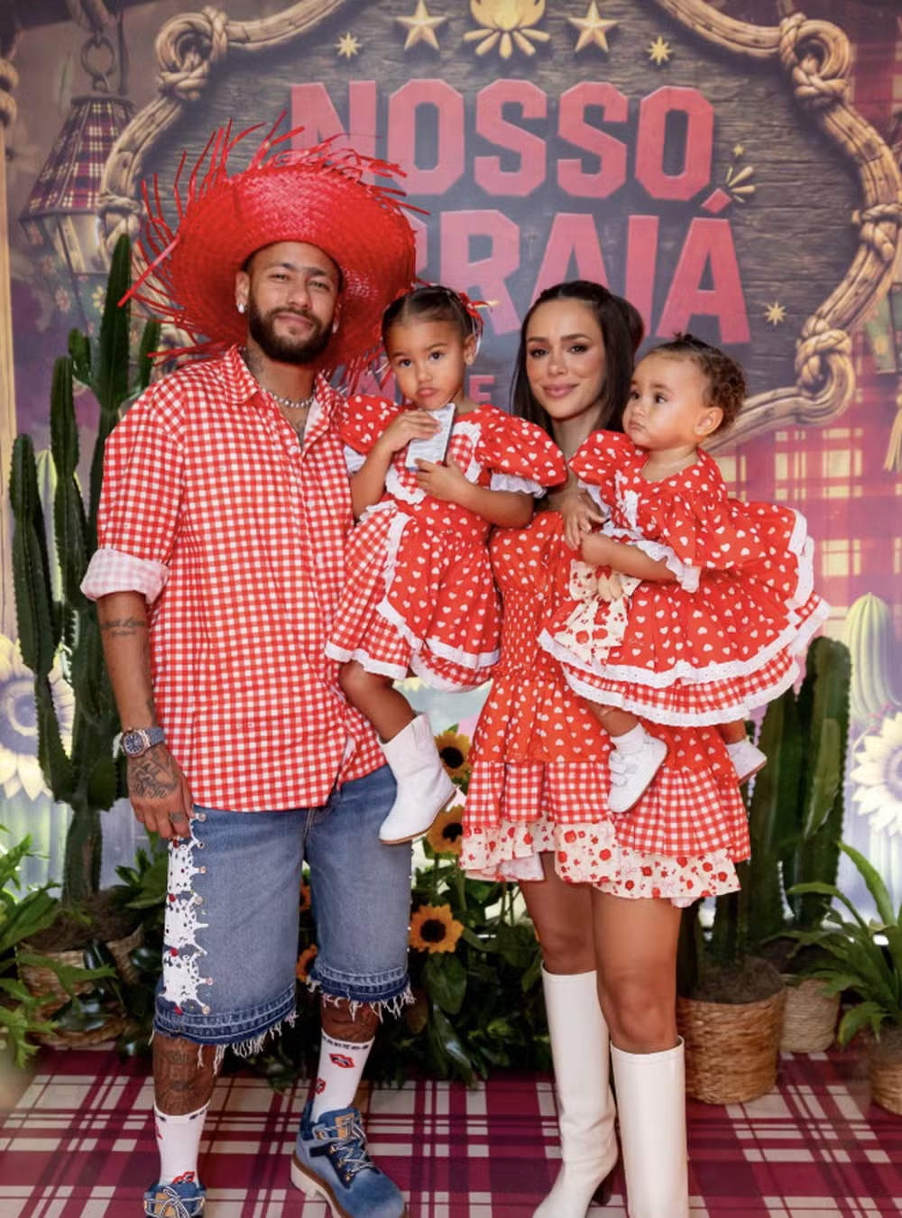 Neymar reúne amigos para sessão de cinema temática do Homem-Aranha 48 image