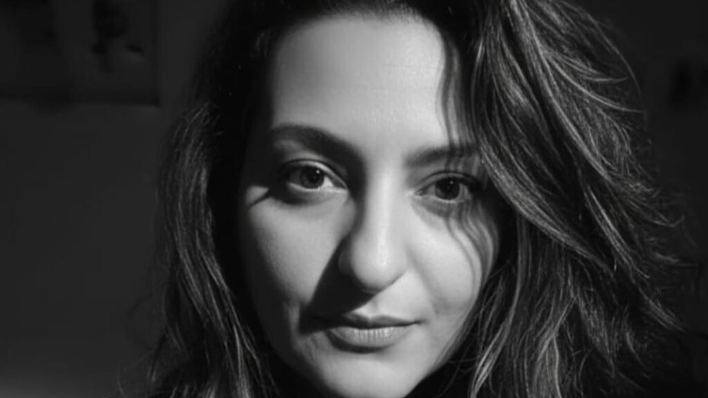 prod track files 1552856 extra pictures Mona Samara