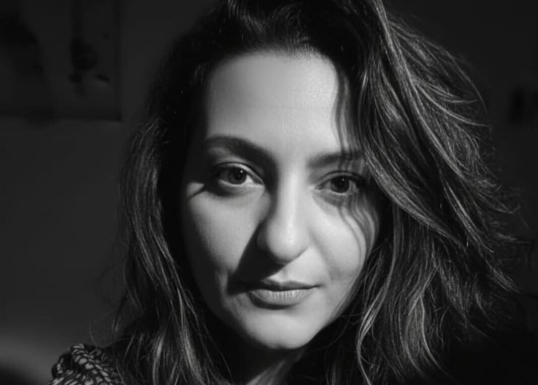 prod track files 1552856 extra pictures Mona Samara