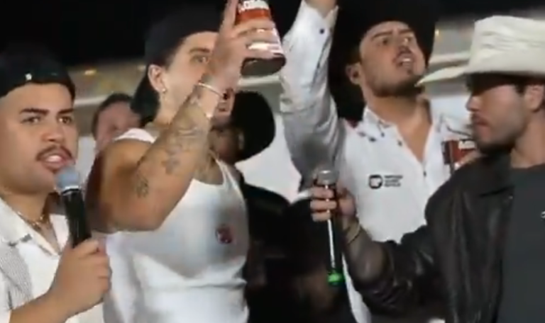 Zé Felipe é flagrado tocando região íntima Jon Vlogs e vídeo viraliza 46 zé felipe toca parte intima jon vlogs