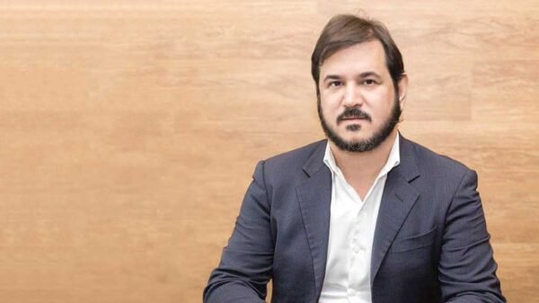 Vaza 'vídeo íntimo' de candidato a deputado federal pelo RJ; influenciadora faz acusações