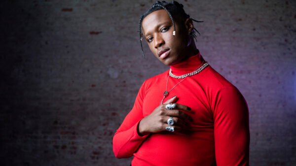 Conheça Izrra, finalista do The Voice que passou a vender caipirinhas por falta de shows 15 Conheça Izrra, finalista do The Voice que passou a vender caipirinhas por falta de shows