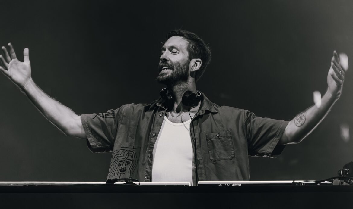 Calvin Harris se apresenta no Palco Mundo durante o terceiro dia do Rock in Rio 2026, em 6 de setembro - Foto: MAREFEMIANI