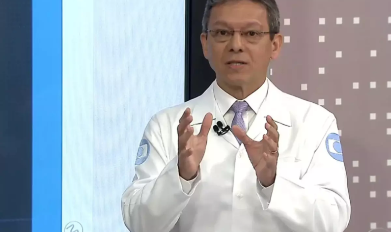 Morre Luiz Antônio Silva, médico e apresentador do quadro "Pergunte ao Doutor", aos 63 anos 47 Morre Luiz Antônio Silva