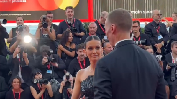 Nina Dobrev é retirada do tapete vermelho no Festival de Veneza: “Eu teria evaporado de vergonha” 1 Screenshot 20260903 194159