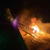 Avião com cantor Rey Vaqueiro sai da pista e pega fogo durante pouso no RN