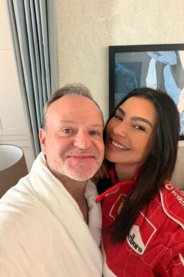 Rubens Barrichello e Cíntia Chagas terminam namoro menos de um mês após assumirem relacionamento 46 Rubens Barrichello e Cíntia Chagas terminam namoro menos de um mês após assumirem relacionamento