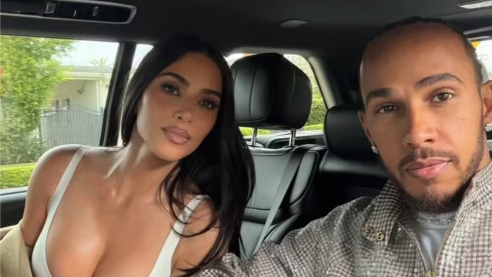 Kim Kardashian revela apelido inusitado para Lewis Hamilton e surpreende Khloé Kardashian