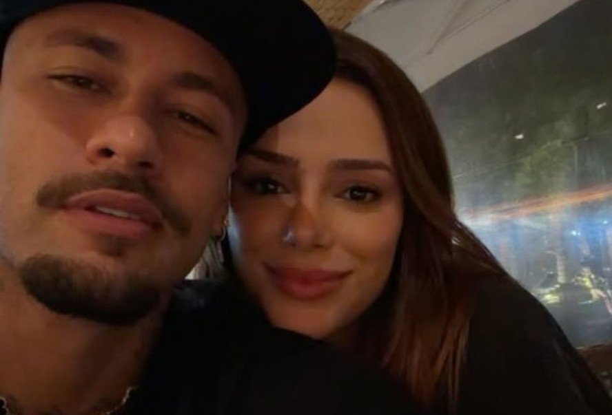 Neymar compartilha clique romântico com Bruna Biancardi e se declara nas redes sociais