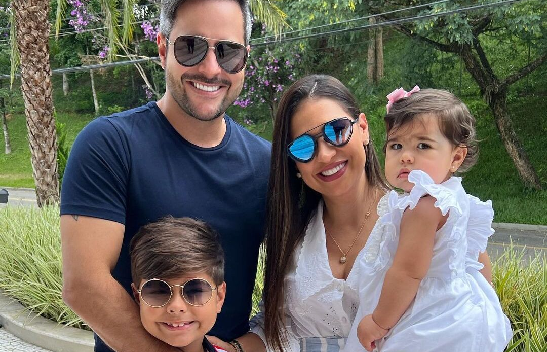 Marido de Simone Mendes mostra antes e depois após perder 17,5 kg: "Uma chave virou" 46 Marido de Simone Mendes mostra antes e depois após perder 17,5 kg: "Uma chave virou"