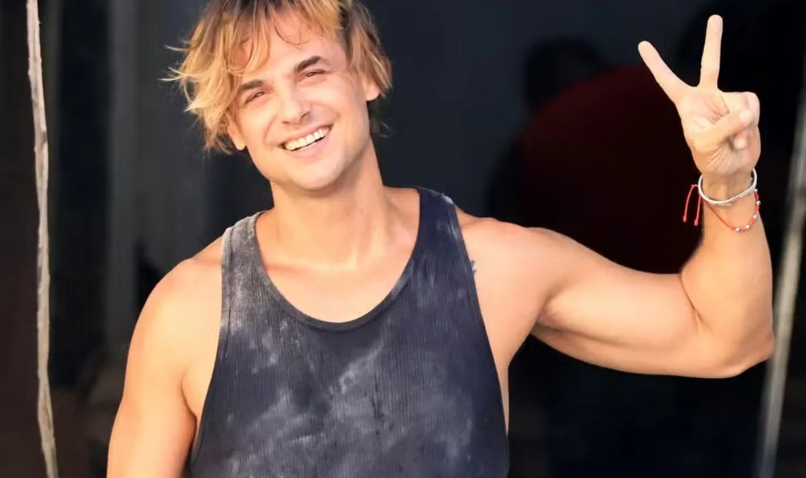 Daniel Erthal deixa parte íntima à mostra enquanto dorme e vídeo viraliza nas redes sociais