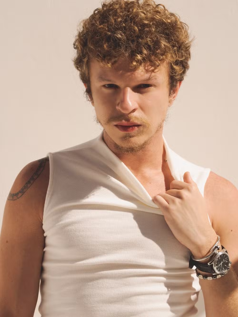 Quem é Pedro Fasanaro? Ator não binário envolvido em polêmica ganha papel em novela famosa 46 Quem é Pedro Fasanaro? Ator não binário envolvido em polêmica ganha papel em novela famosa