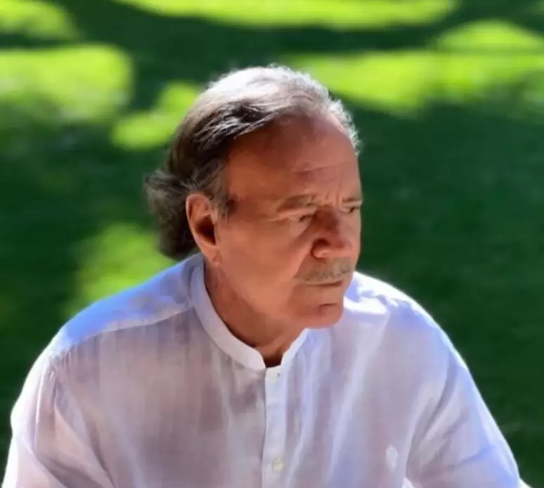 Julio Iglesias volta a ser alvo de denúncia por agressão sexual e trabalho forçado 46 Julio Iglesias volta a ser alvo de denúncia por agressão sexual e trabalho forçado