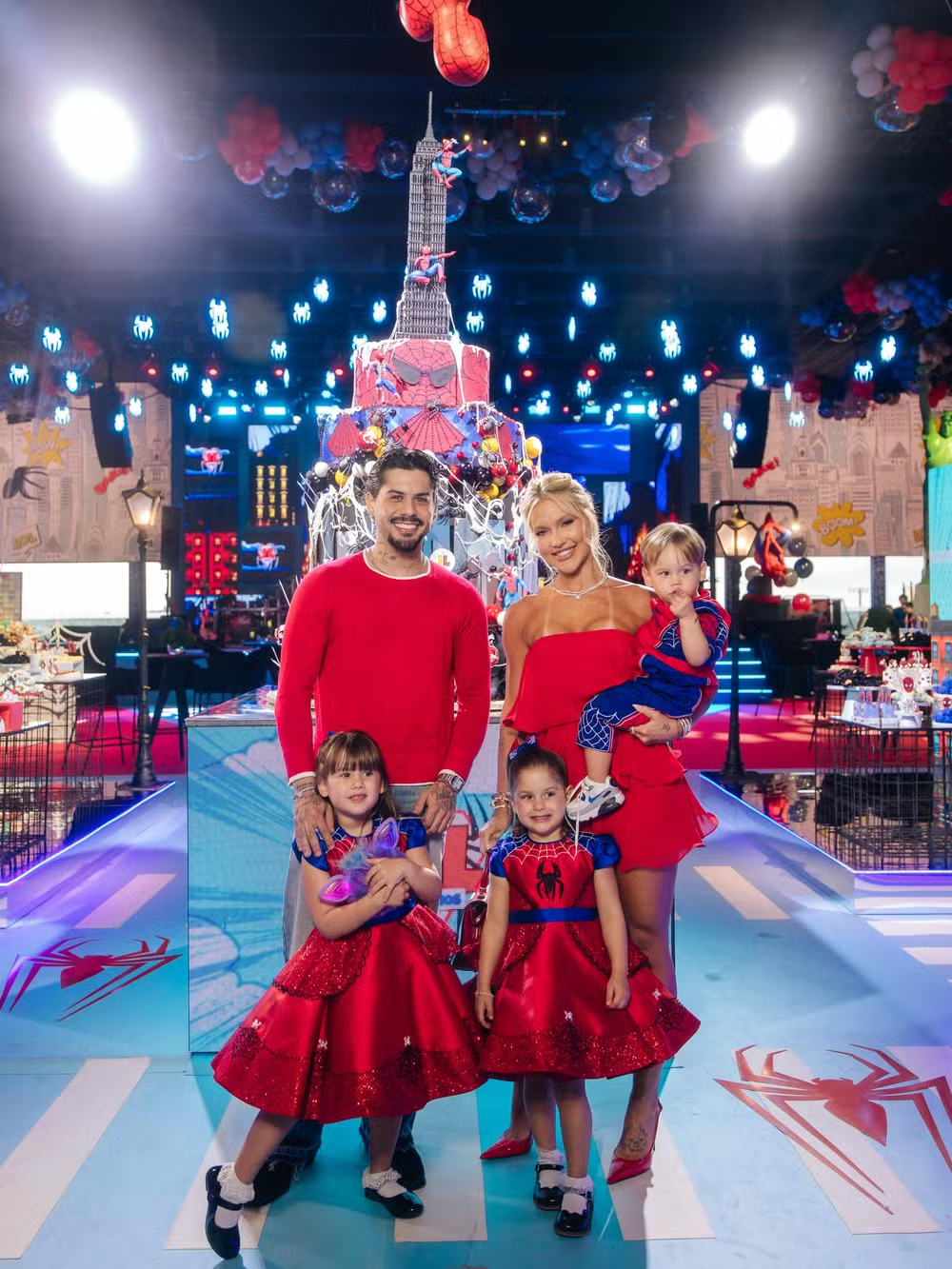 Virginia e Zé Felipe aparecem juntos na festa de aniversário do filho caçula 46 Virginia e Zé Felipe aparecem juntos na festa de aniversário do filho caçula
