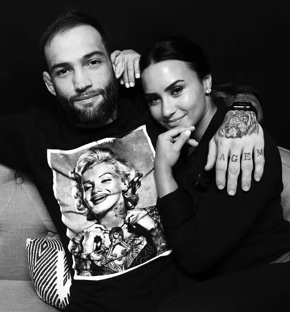 Demi Lovato viveu romance com lutador brasileiro que morreu em 2024; saiba quem 47 Demi Lovato viveu romance com lutador brasileiro que morreu em 2024; saiba quem