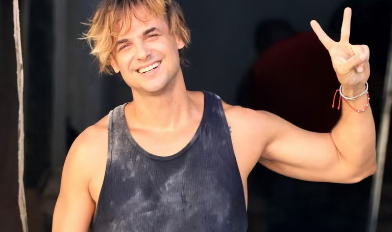 A Fazenda 18: Daniel Erthal se descuida, mostra demais e web reage; veja vídeo 47 A Fazenda 18: Daniel Erthal se descuida, mostra demais e web reage; veja vídeo