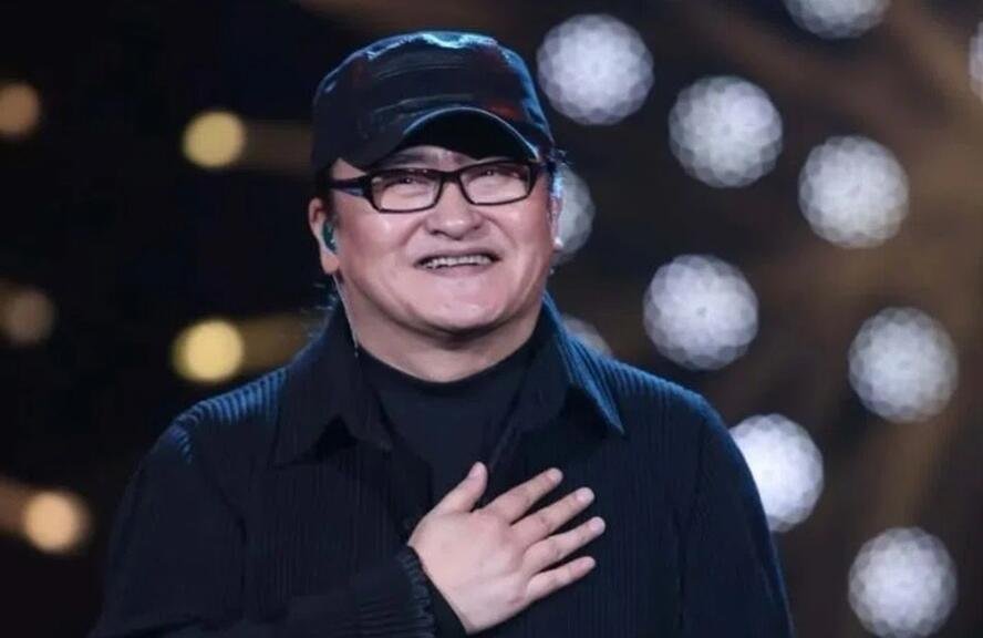 Cantor chinês Liu Huan, conhecido por tema das Olimpíadas de 2008, morre aos 63 anos